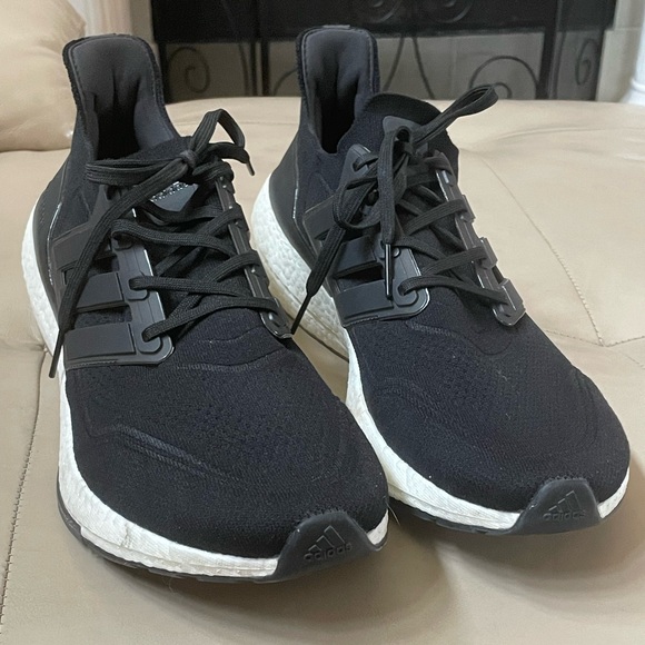 Men's Adidas Utraboost Light Running Shoe, Prime-blue on insole, Black, US 15 - Picture 3 of 11